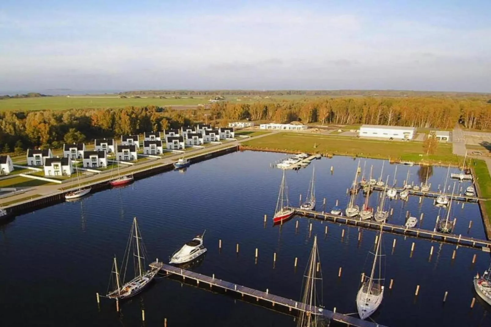 Hausboot in Peenemünde-Gebiete Sommer 20 km