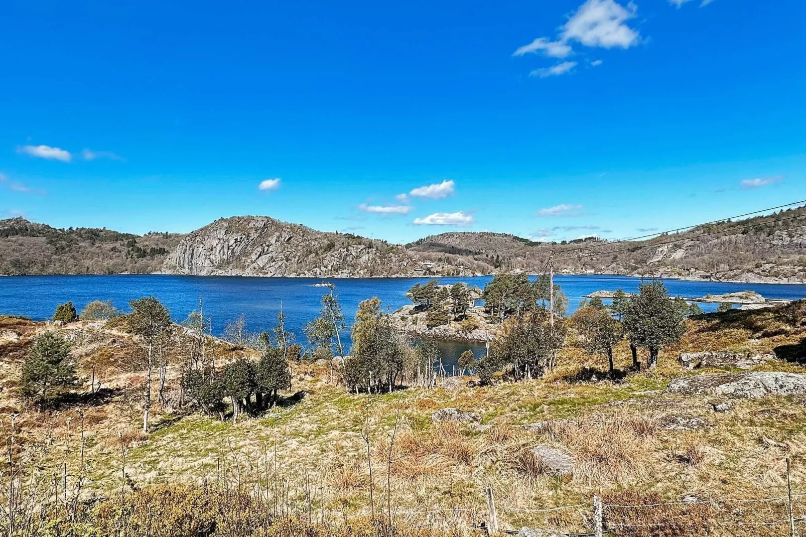 HUS 55768  HYTTE D-Water view