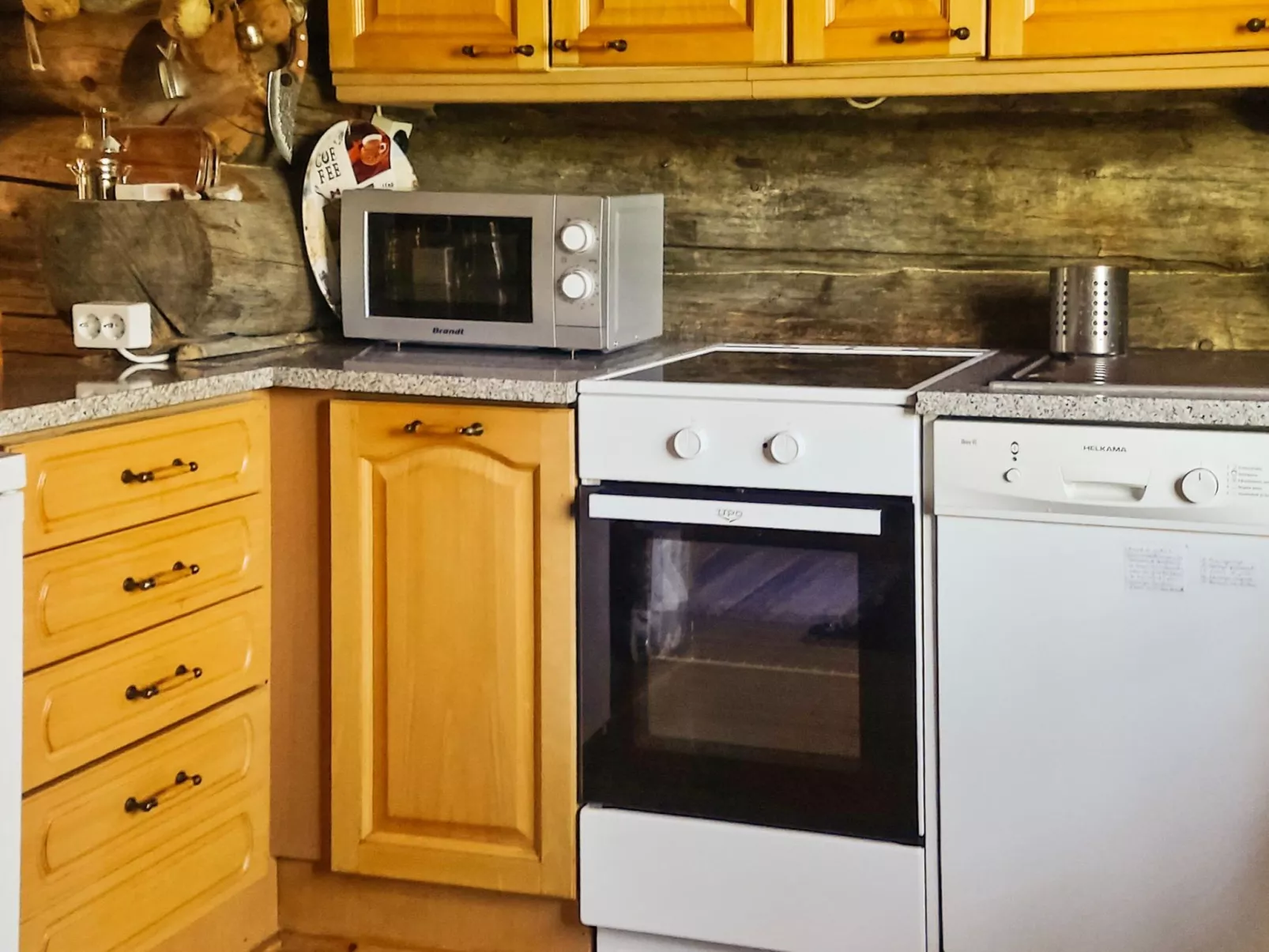 Salmentieva 2-Dedans