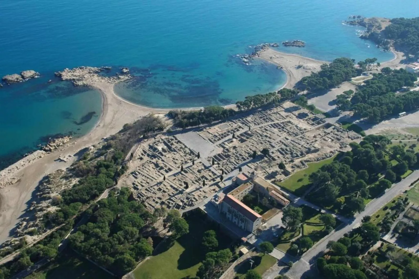 Sofia-Areas within 1km in summer