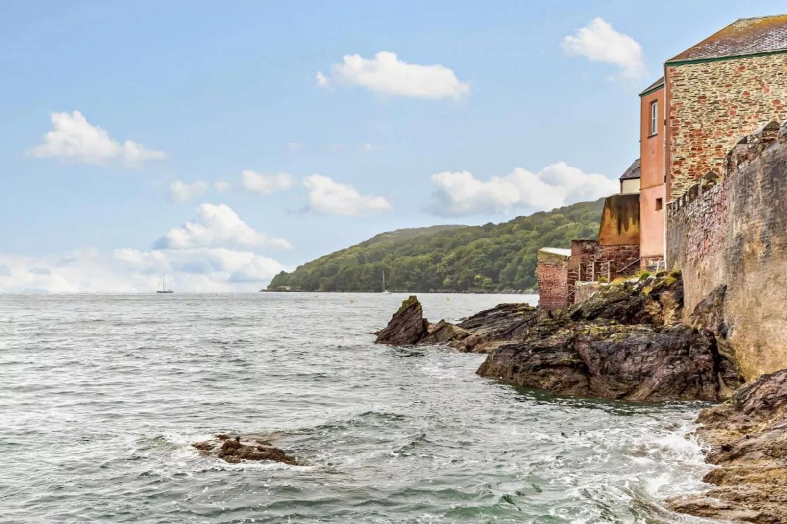 Penlee Narrows, Kingsand-Areas within 1km in summer