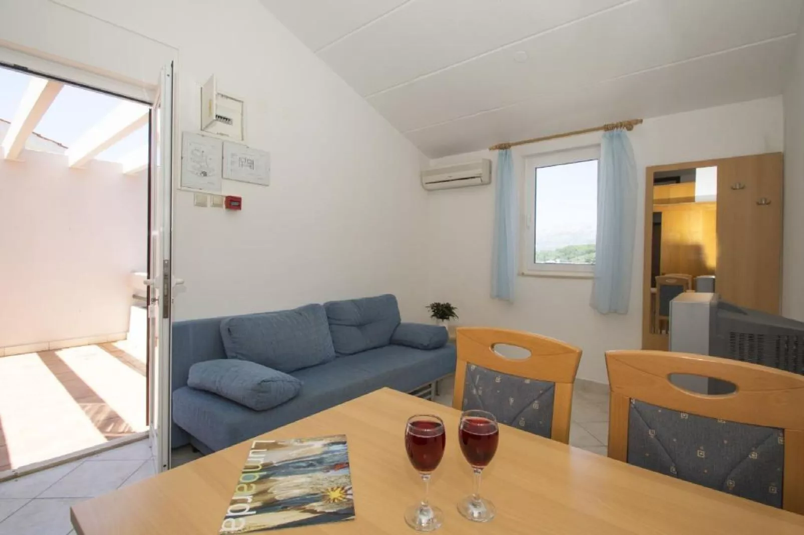 Lumbarda Resort Apartments - Standard One-Bedroom Apartment E7