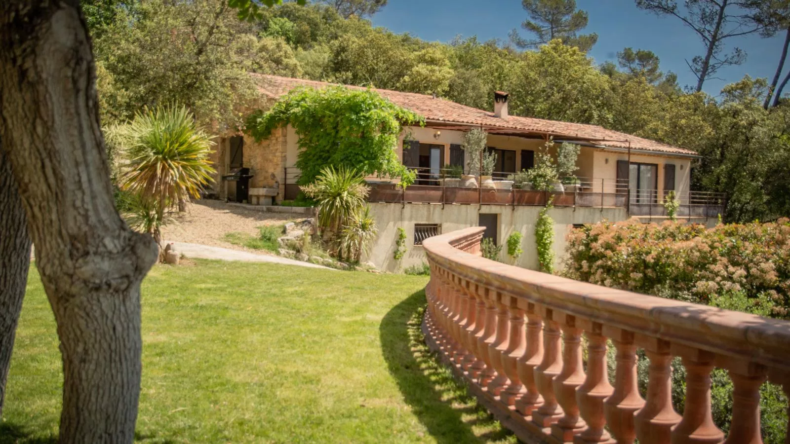 La Bastide Romaine-Exterior summer