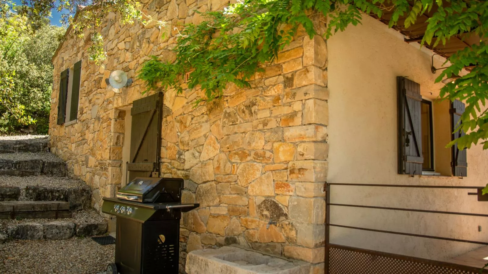 La Bastide Romaine-Exterior summer
