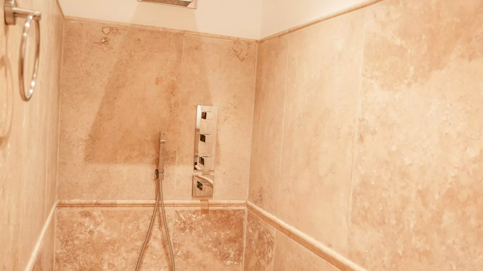 La Bastide Romaine-Bathroom