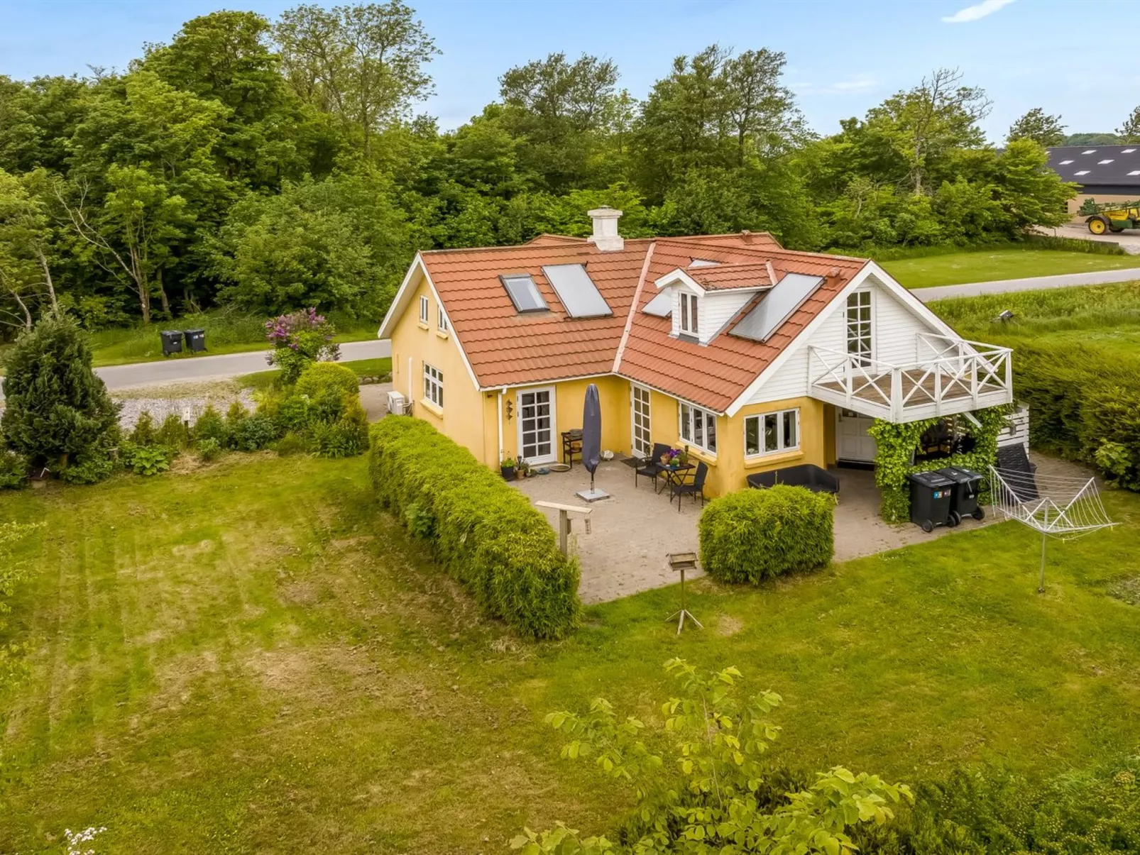 "Elza" - 2.5km from the sea