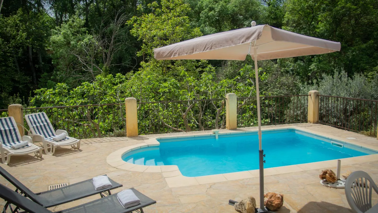 Maison Jaune-Swimming pool