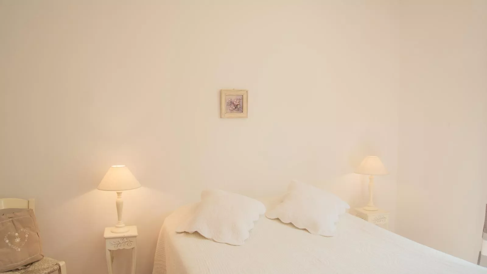 Maison Jaune-Bedroom