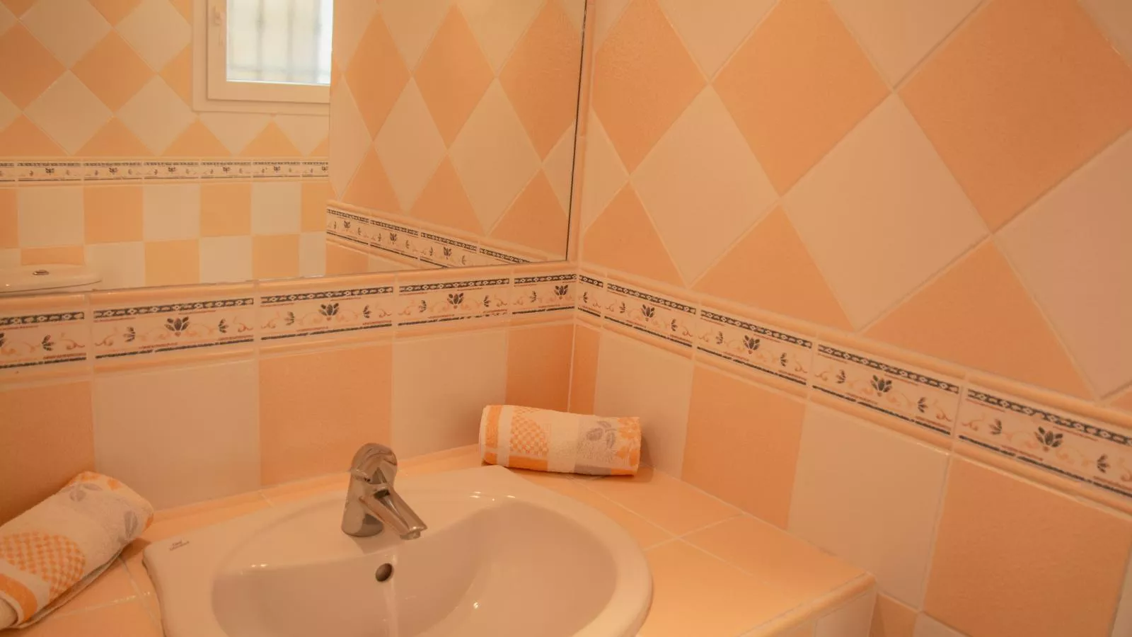 Maison Jaune-Bathroom