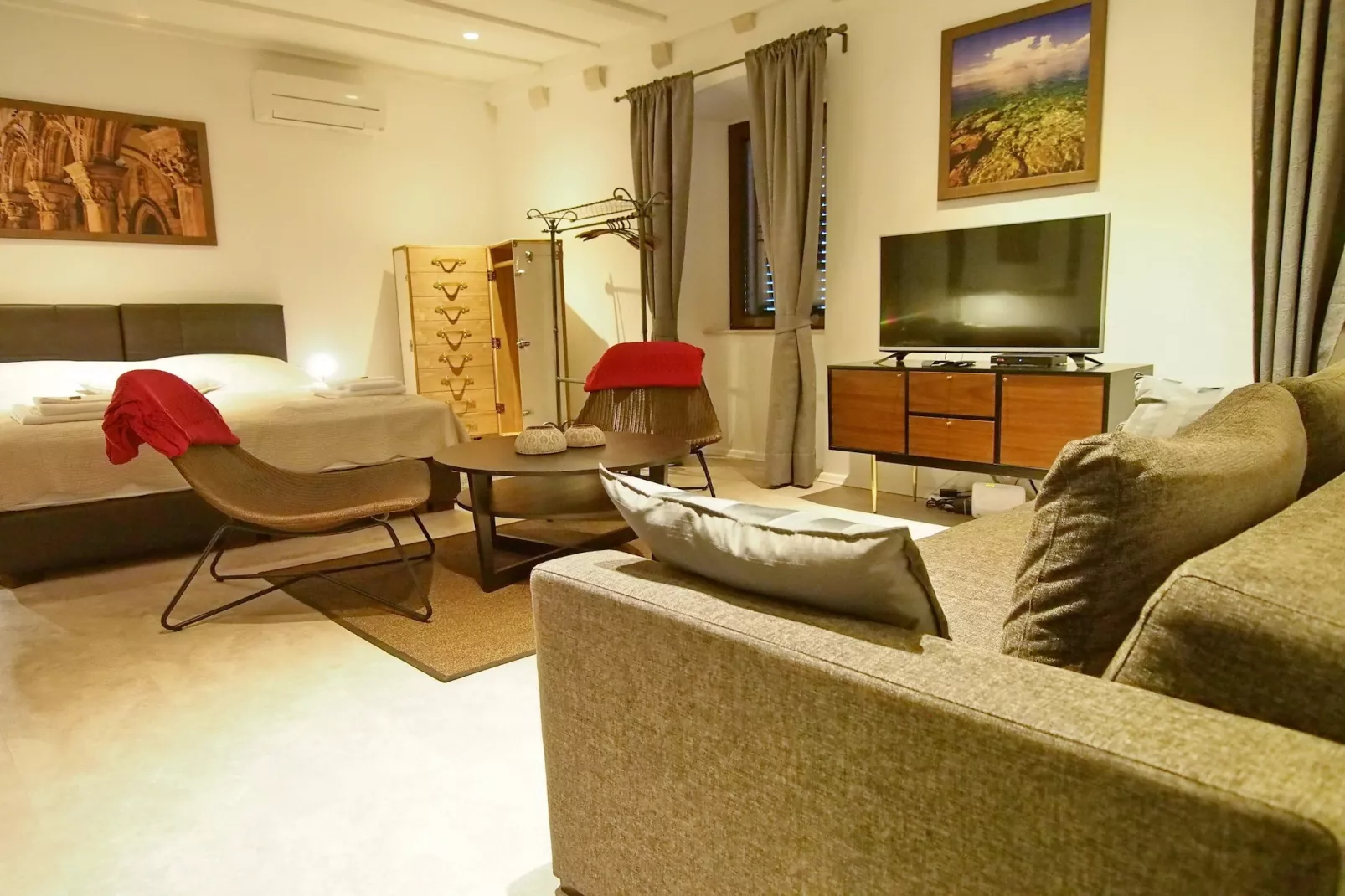 Luxury Style Apartments - Studio Apartment  (Elegant)