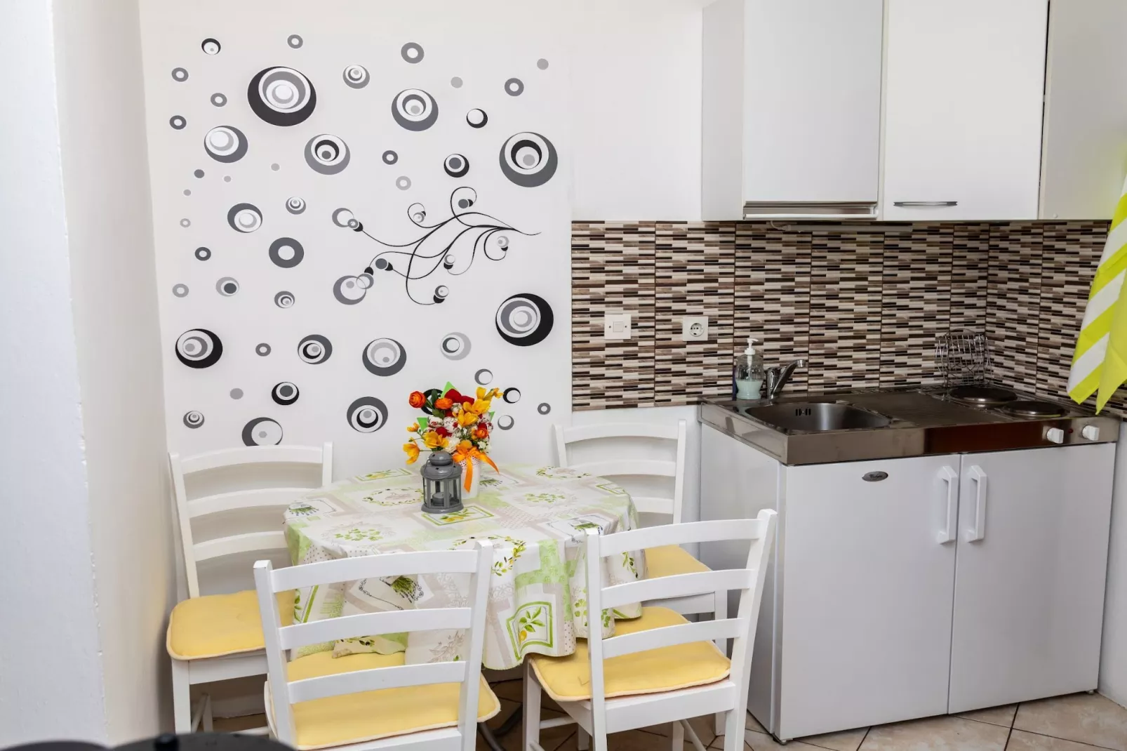 Apartments Luka & Leona - Two Bedroom Apartment with Balcony Luka