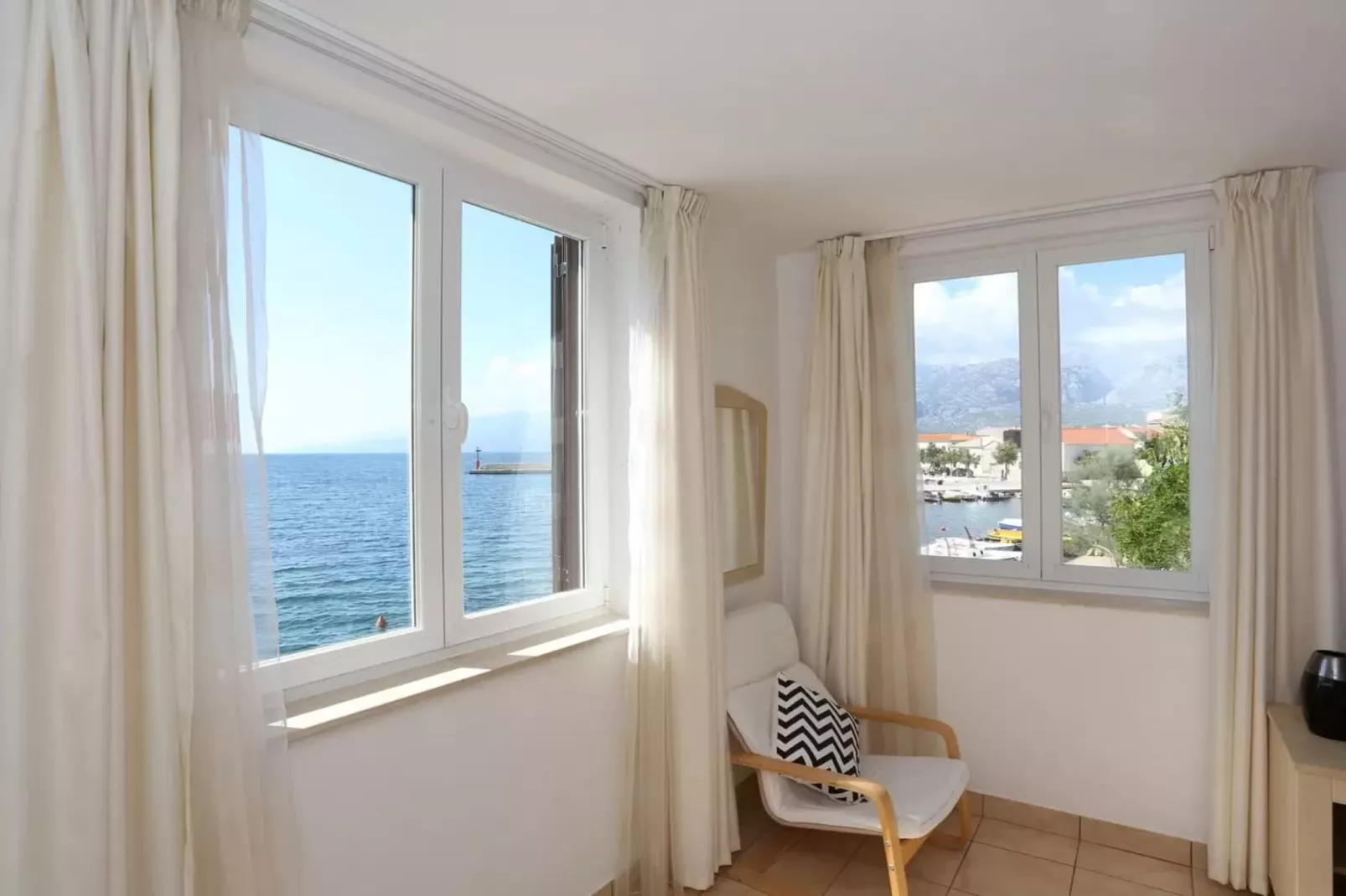 Beachfront Apartments Tamarix - Superior One Bedroom Apartment (Grand) 4
