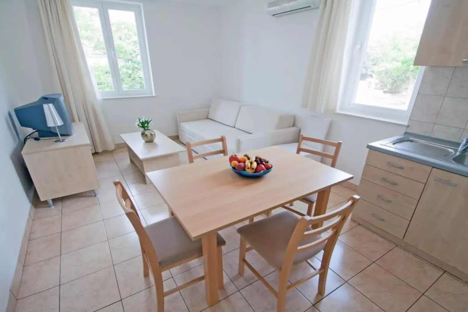 Beachfront Apartments Tamarix - One Bedroom Apartment with Partial Sea View