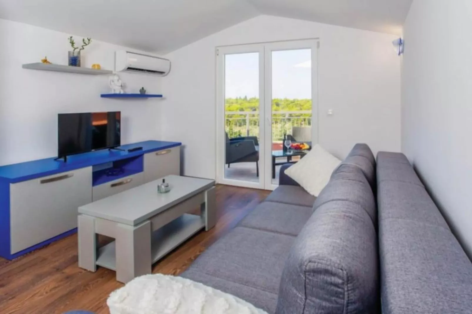 Apartments Grljusic - One Bedroom Apartment 208