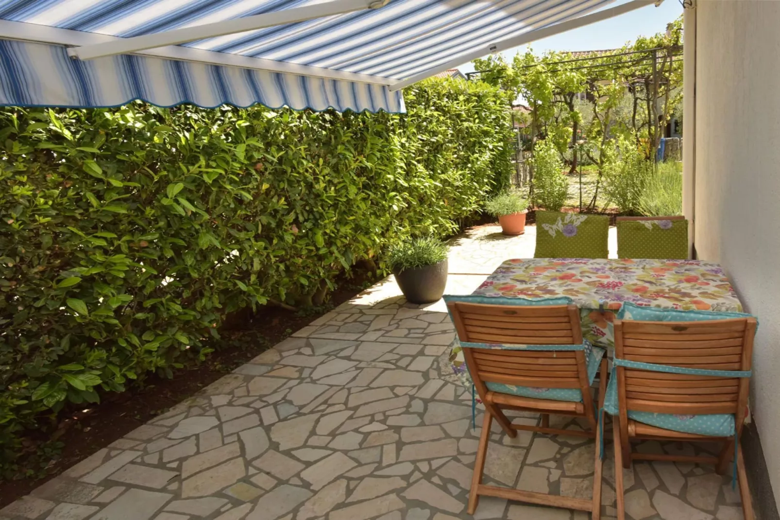 Peaceful and Secluded Krk Apartment with Terrace - One Bedroom Apartment with Terrace