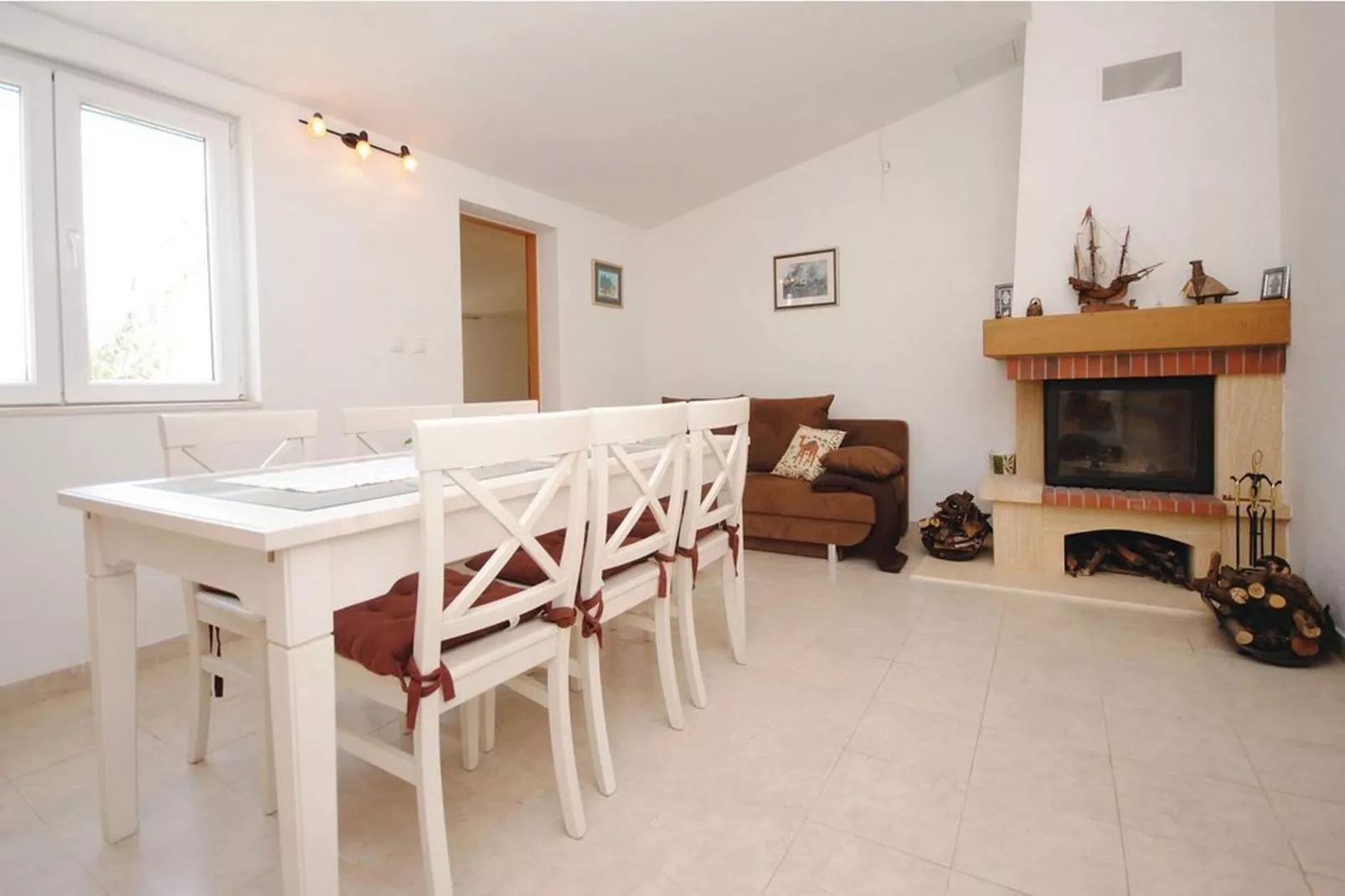 Picturesque Escape Holiday Home with Pool and Sauna - Four Bedroom Holiday Home with Sauna and Pool
