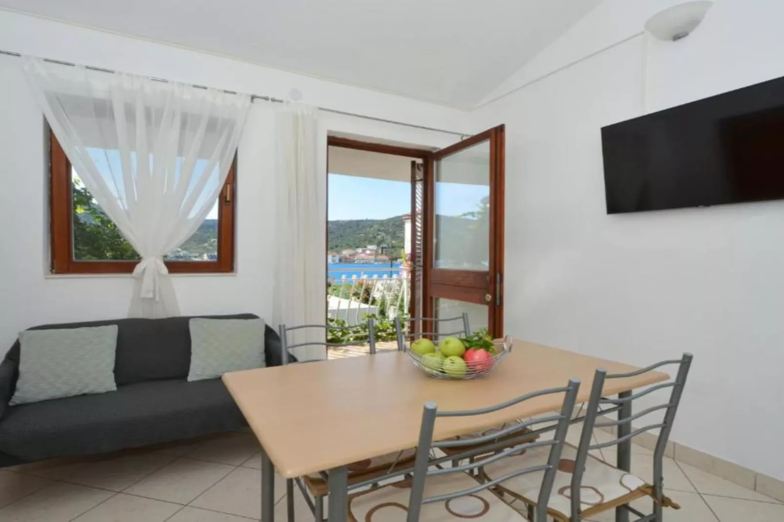Apartments Nina - Two Bedroom Apartment with Balcony A3