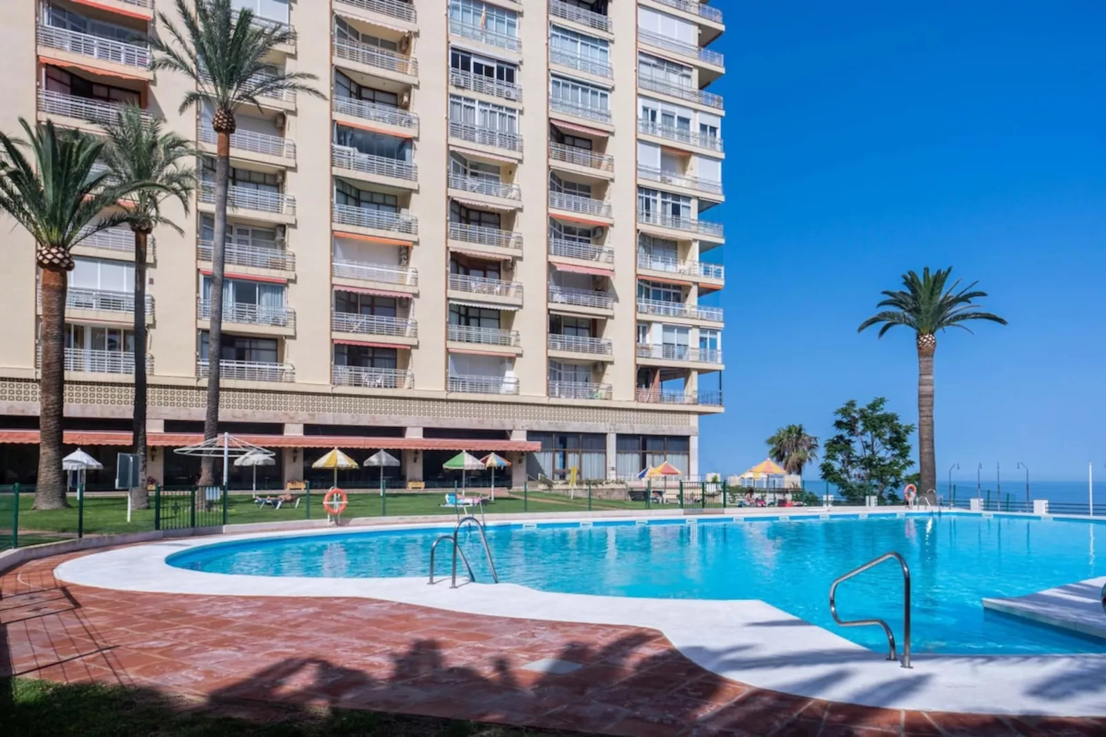 715 Torre