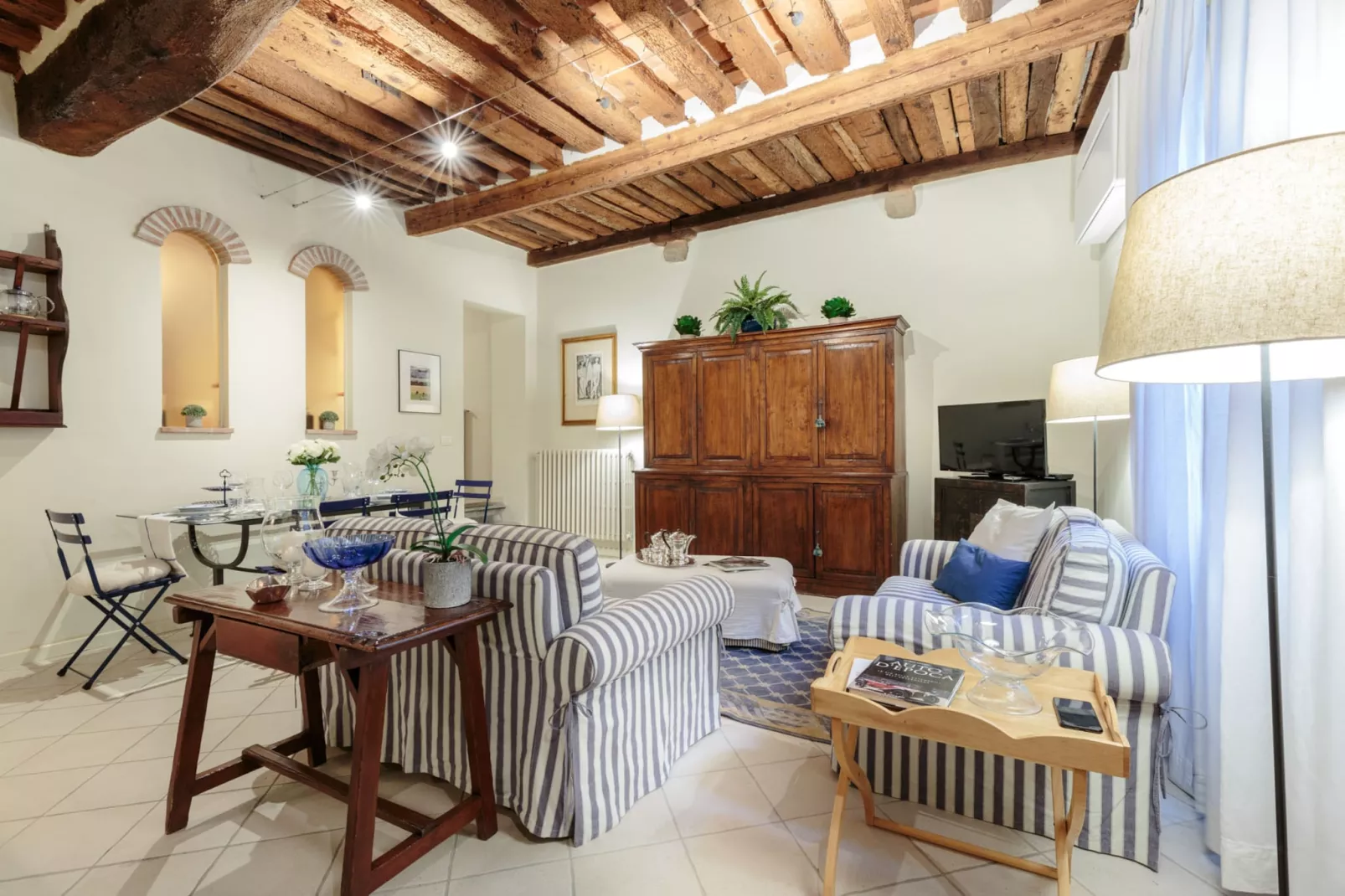 The 1400's Apartment