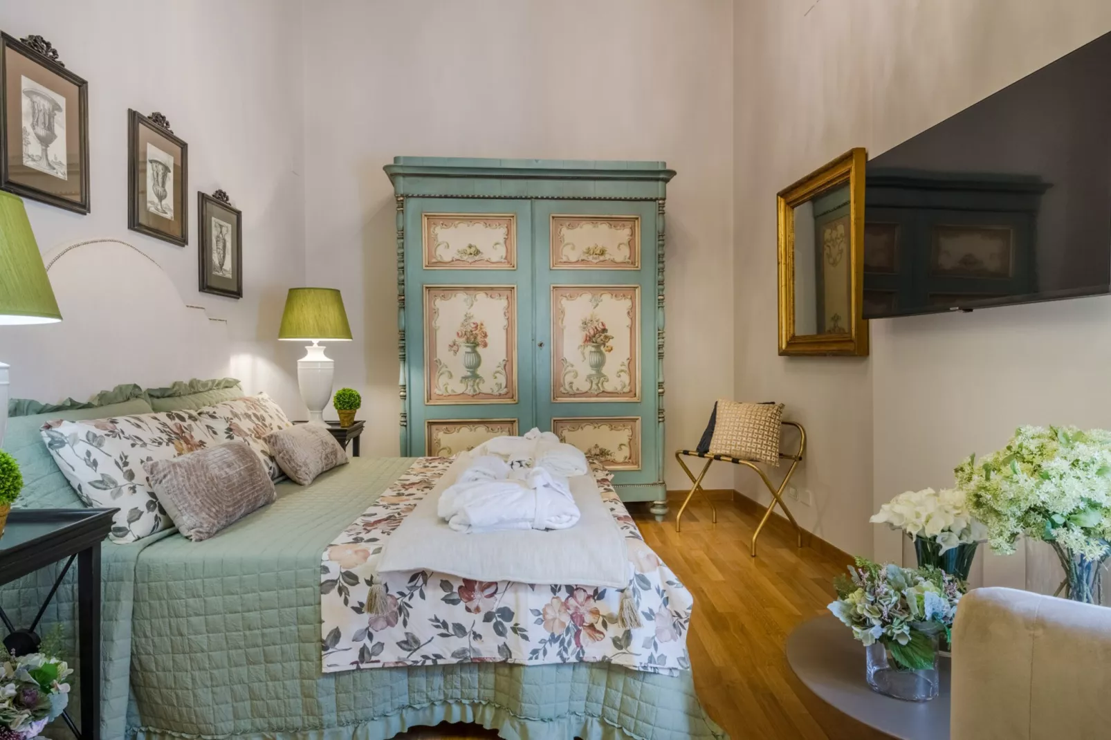 Castruccio's Heritage Haven