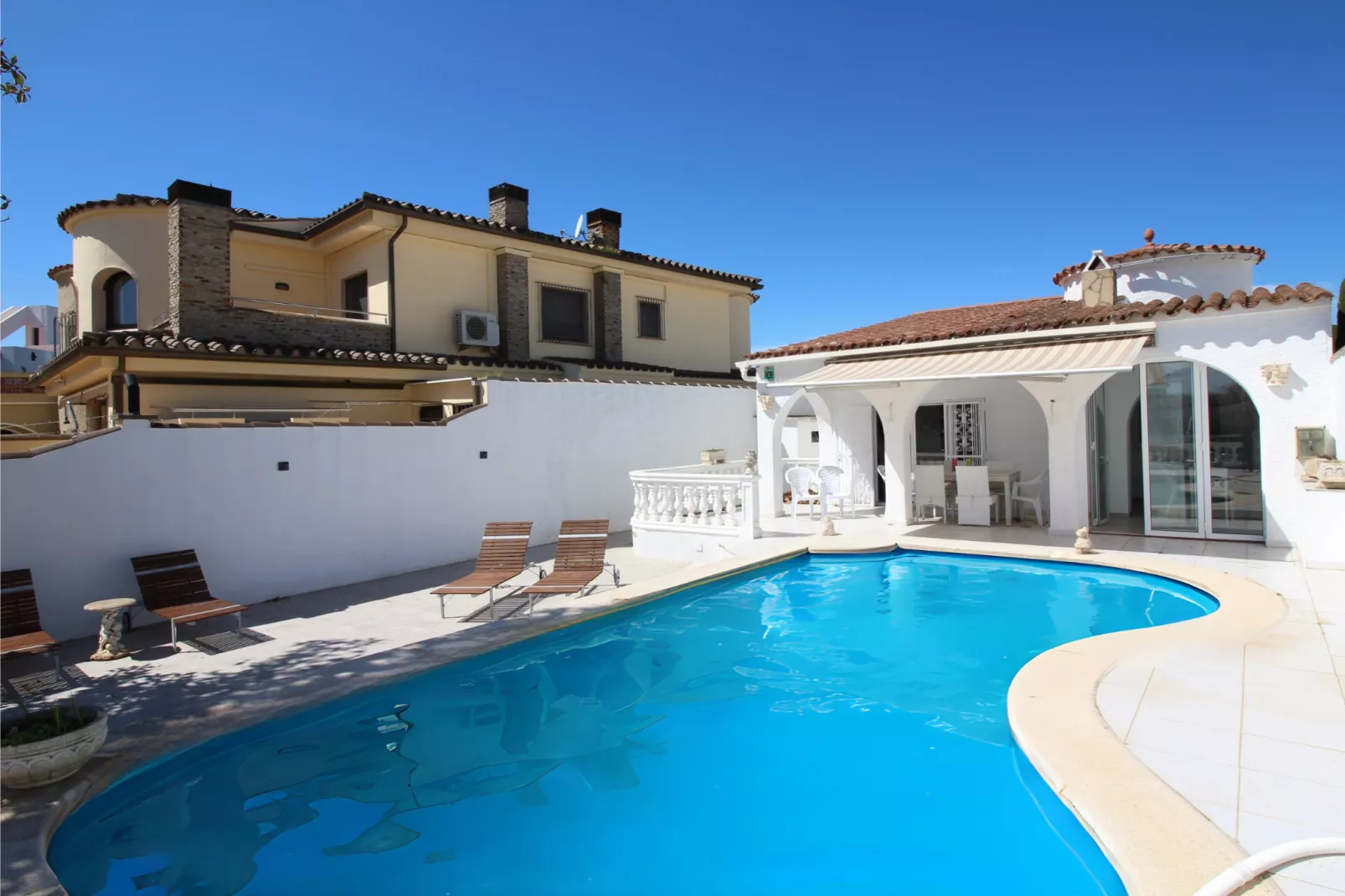0100-LLOBREGAT 25 B