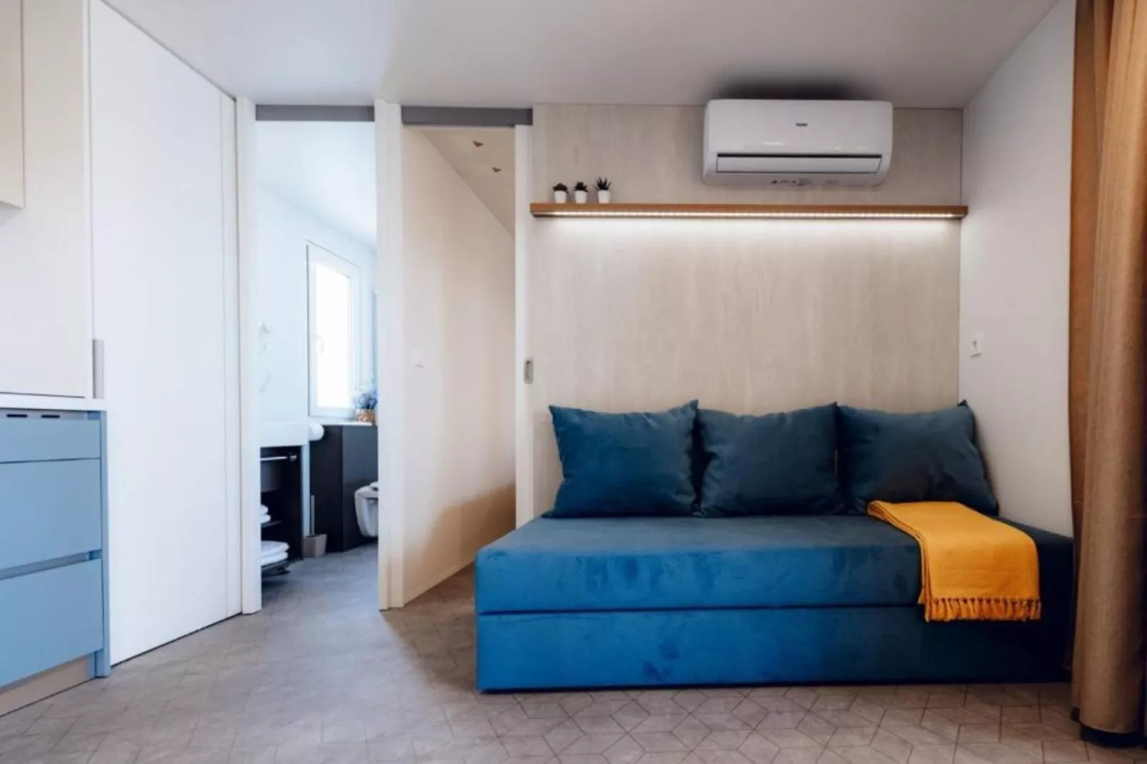 Tasha Premium Mobile Home - Two Bedroom Mobile Home with Terrace and Hot Tub