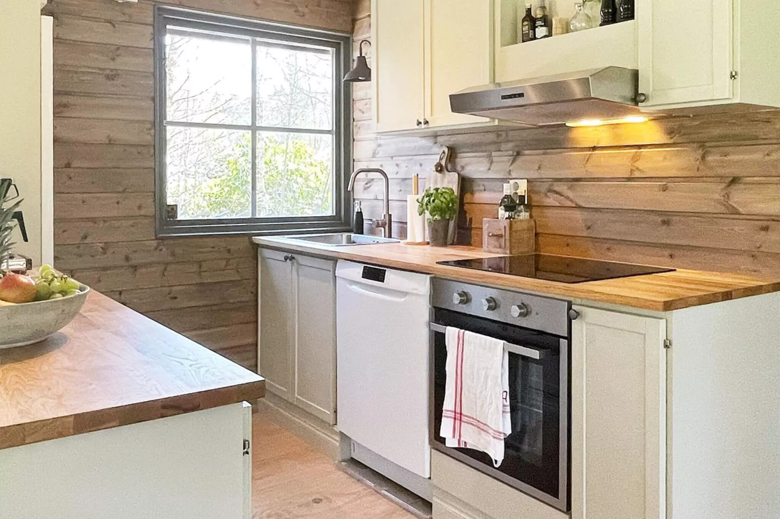 6 person holiday home in ÖRKELLJUNGA-By Traum-Indoor