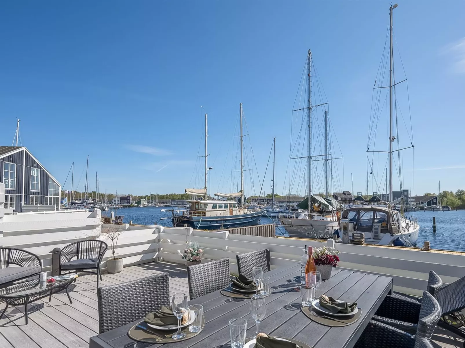 "Thorbergh" - 10m from the sea