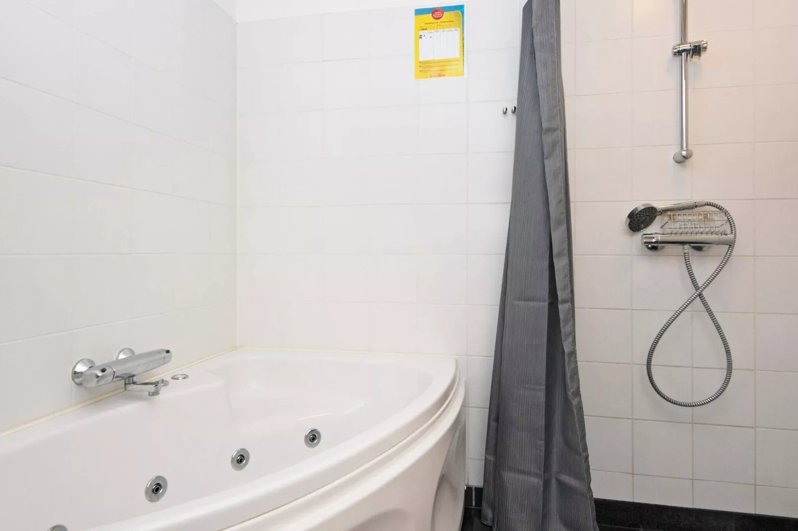 Helle Ferienwohnung am Meer in Ebeltoft-Wellnessbereich