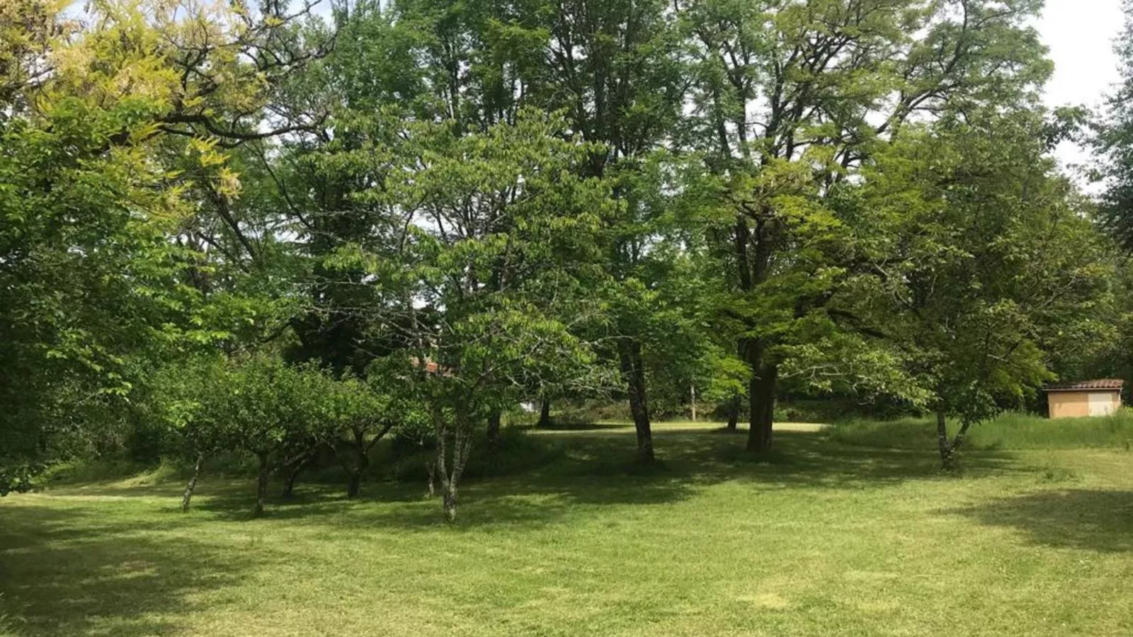 Les Follets-Gardens summer