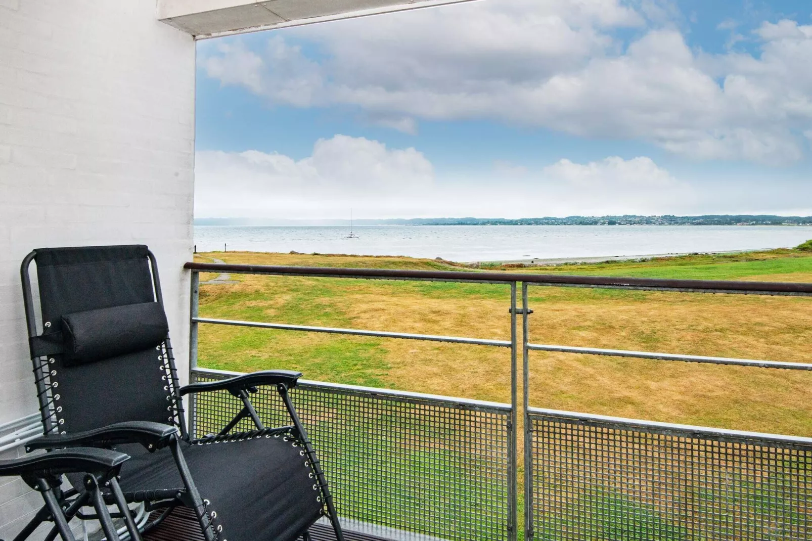 6 person holiday home in Ebeltoft