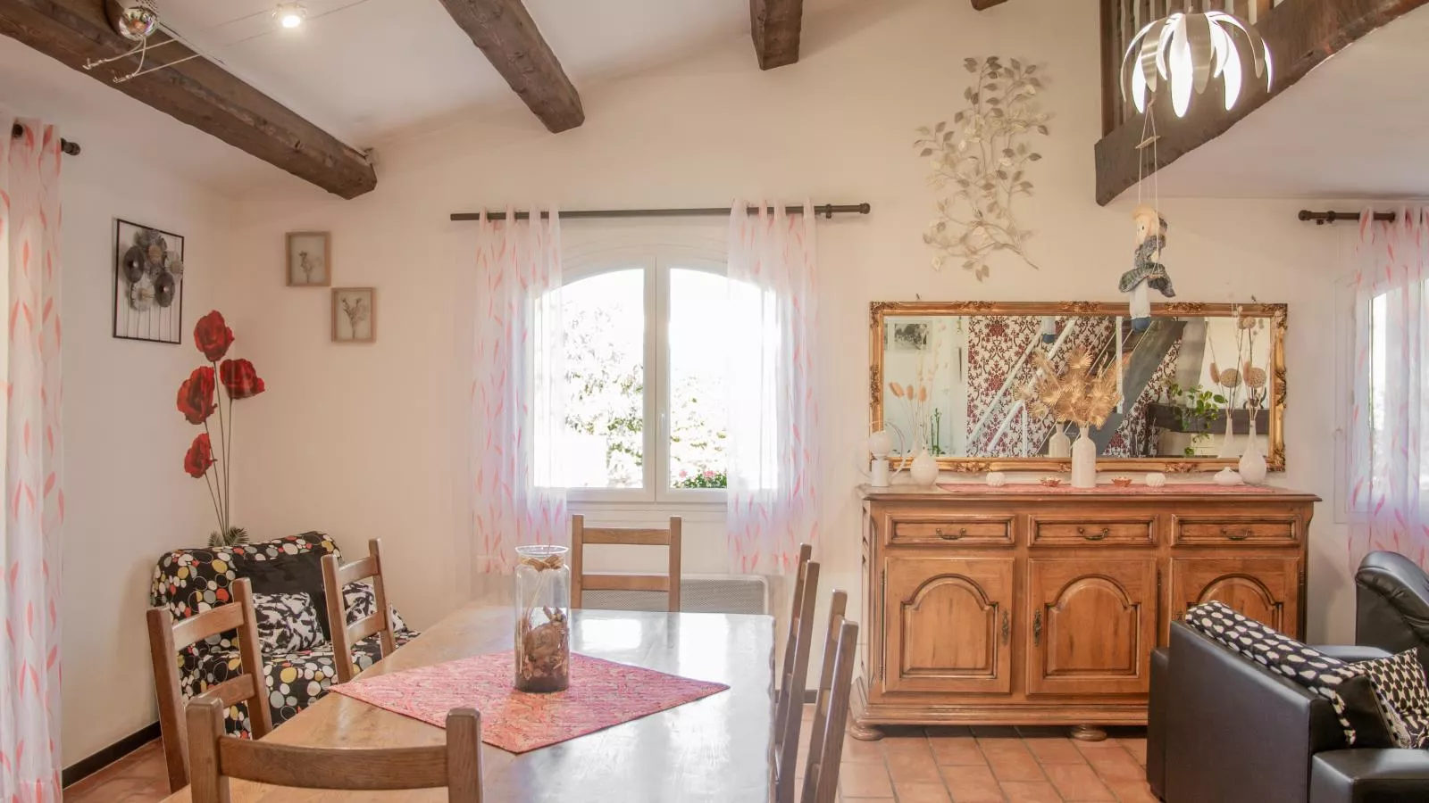 Villa Nycou-Salle à manger