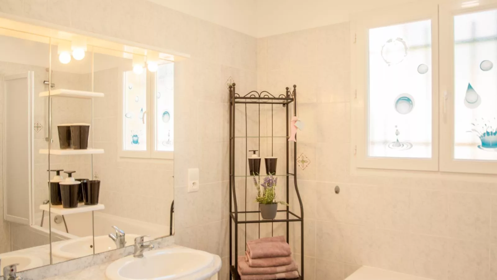 Loustalet Plus-Bathroom