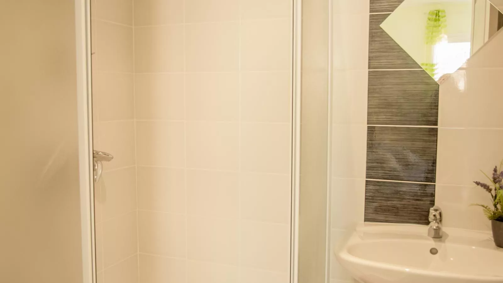 Loustalet Plus-Bathroom