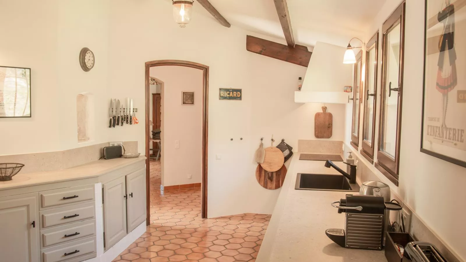 Le Mas Romarin-Kitchen