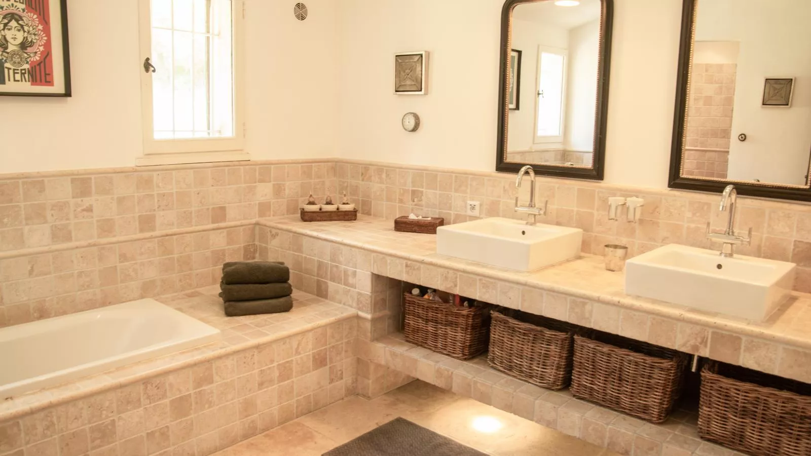 Le Mas Romarin-Bathroom
