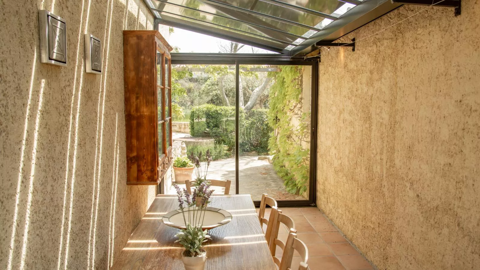 Le Mas Romarin-Dining room