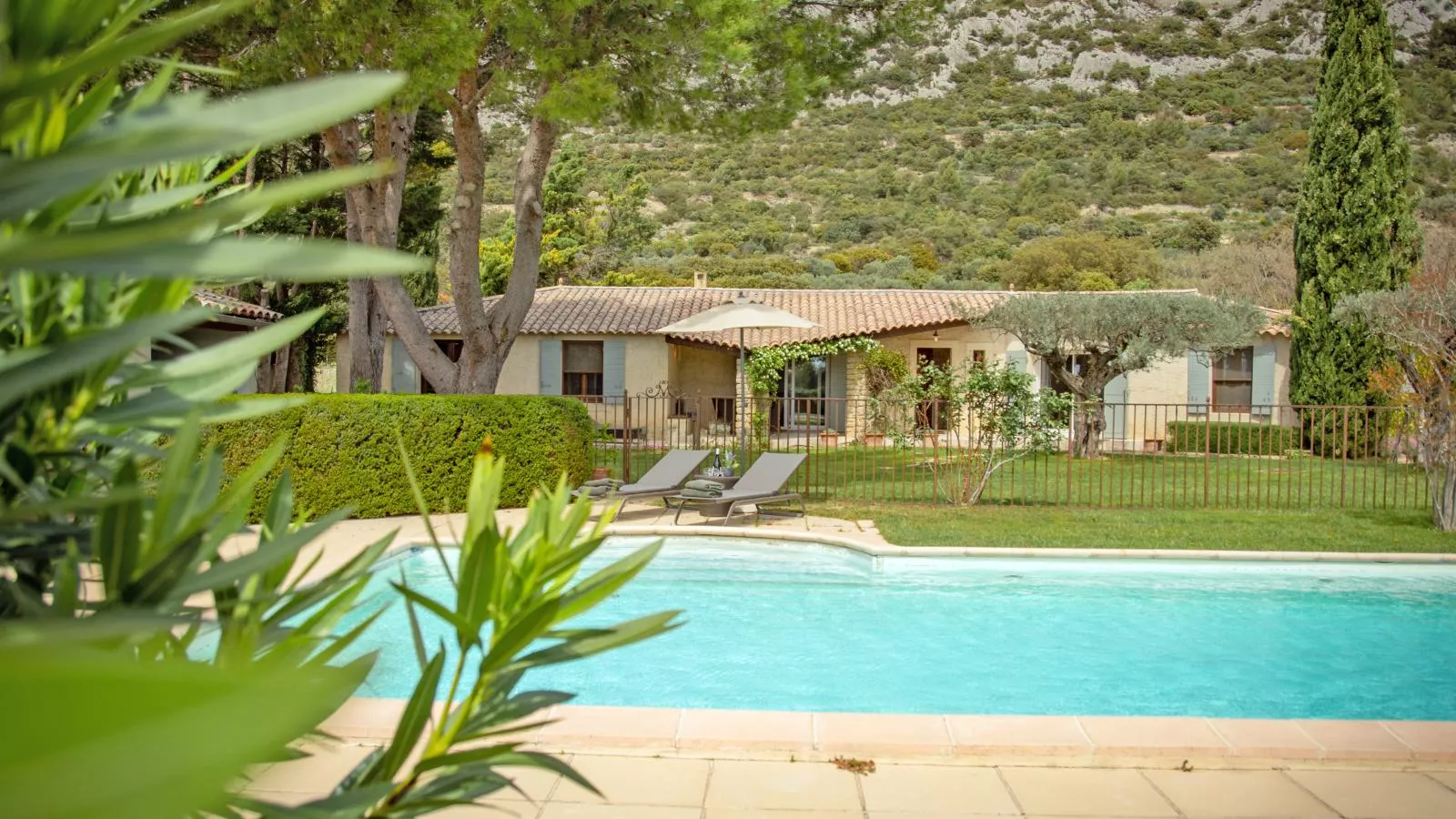 Le Mas Romarin-Exterior summer