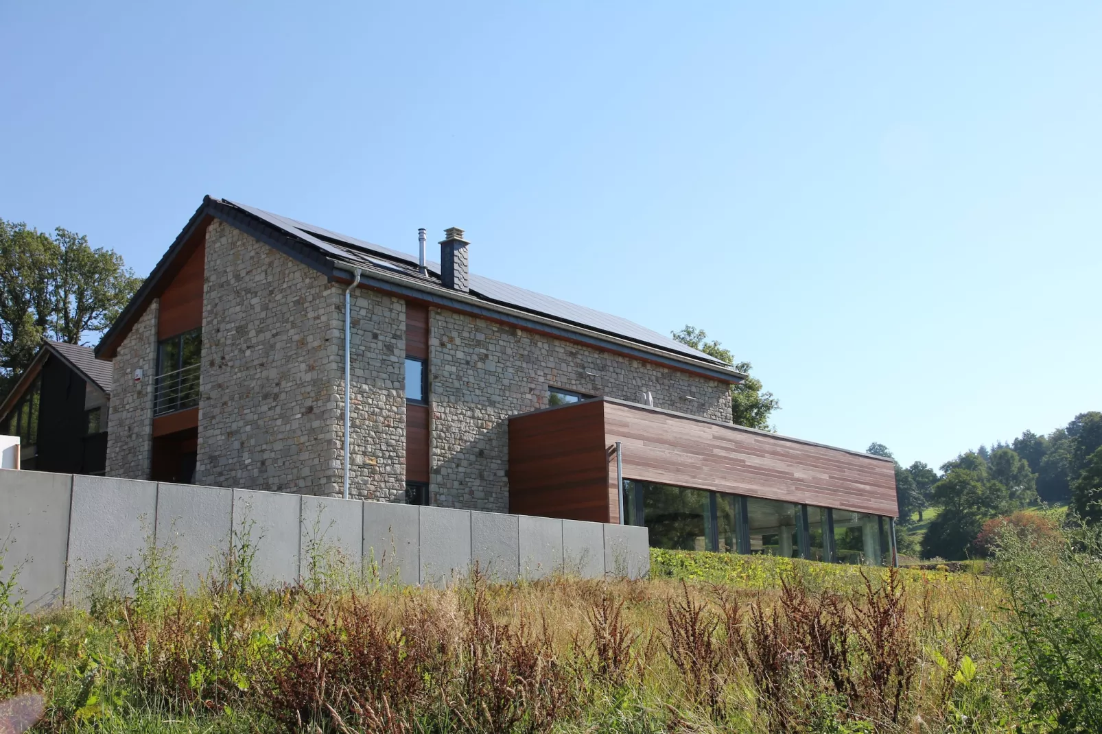 Rêve Orange-Exterior in summer