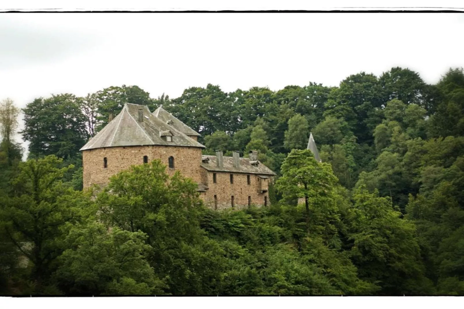 Le Gîte de Jevigné-Areas within 20km in summer