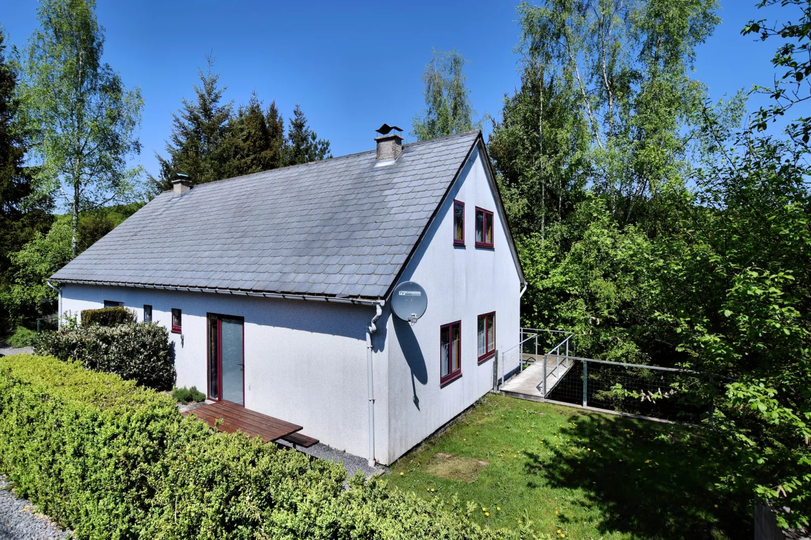 Masblette-Exterior in summer