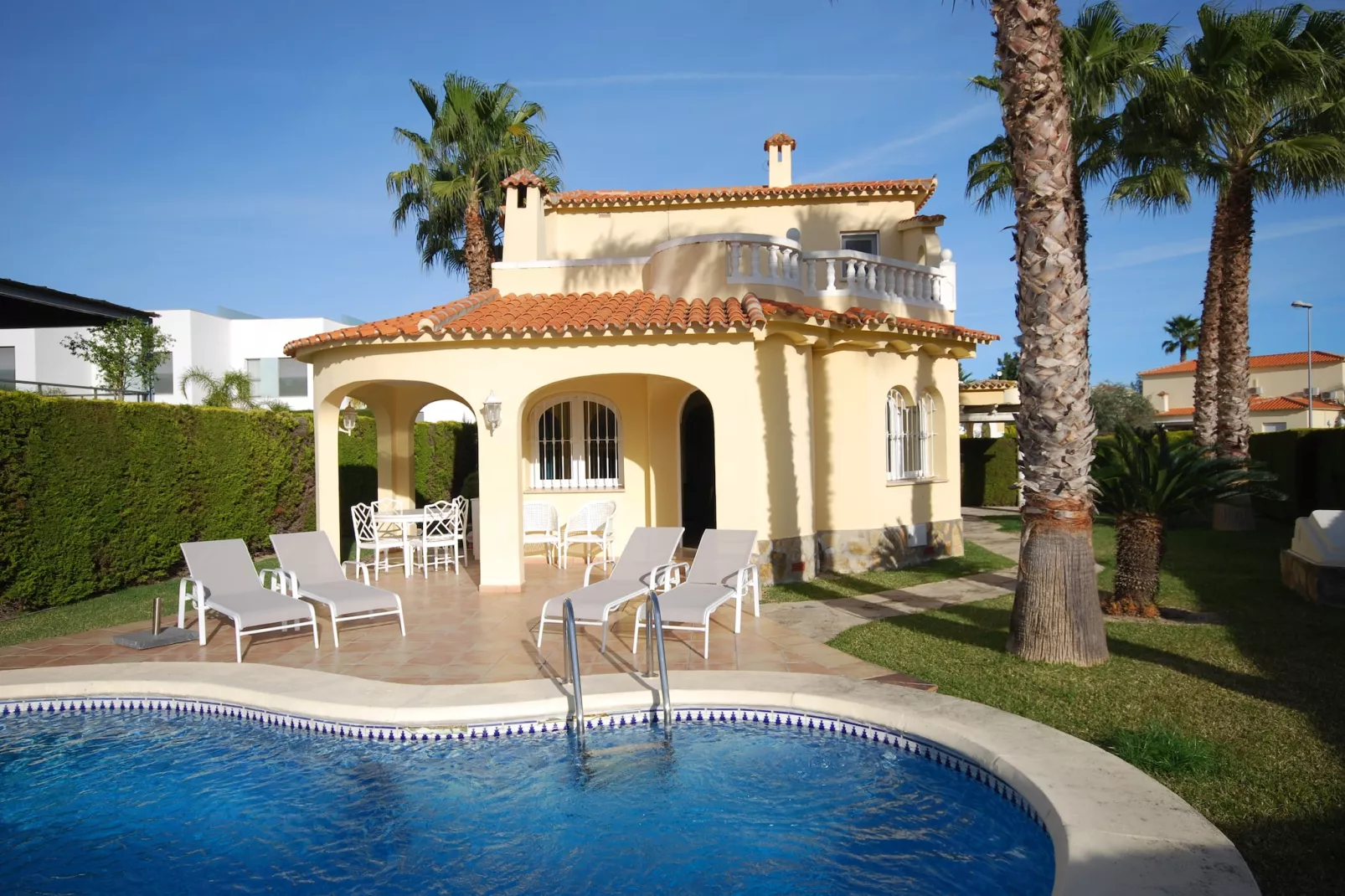 Casa Olivia Nova-Exterior in summer