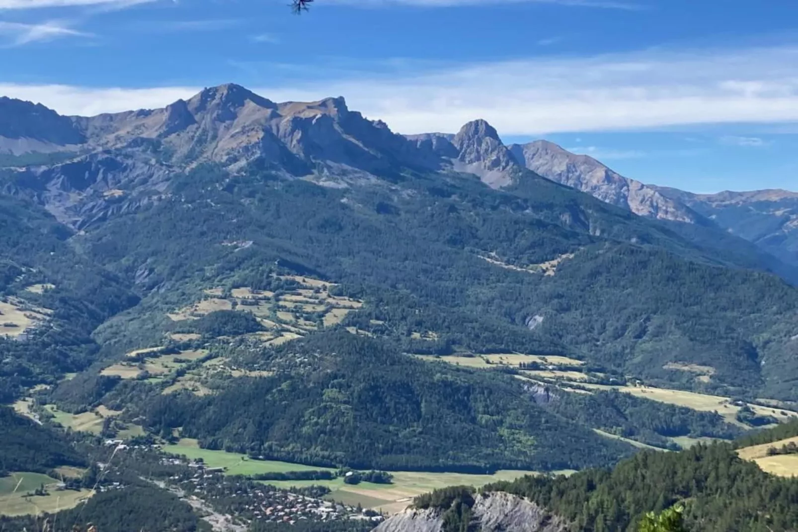 Le Village de Praroustan 3-Areas within 20km in summer