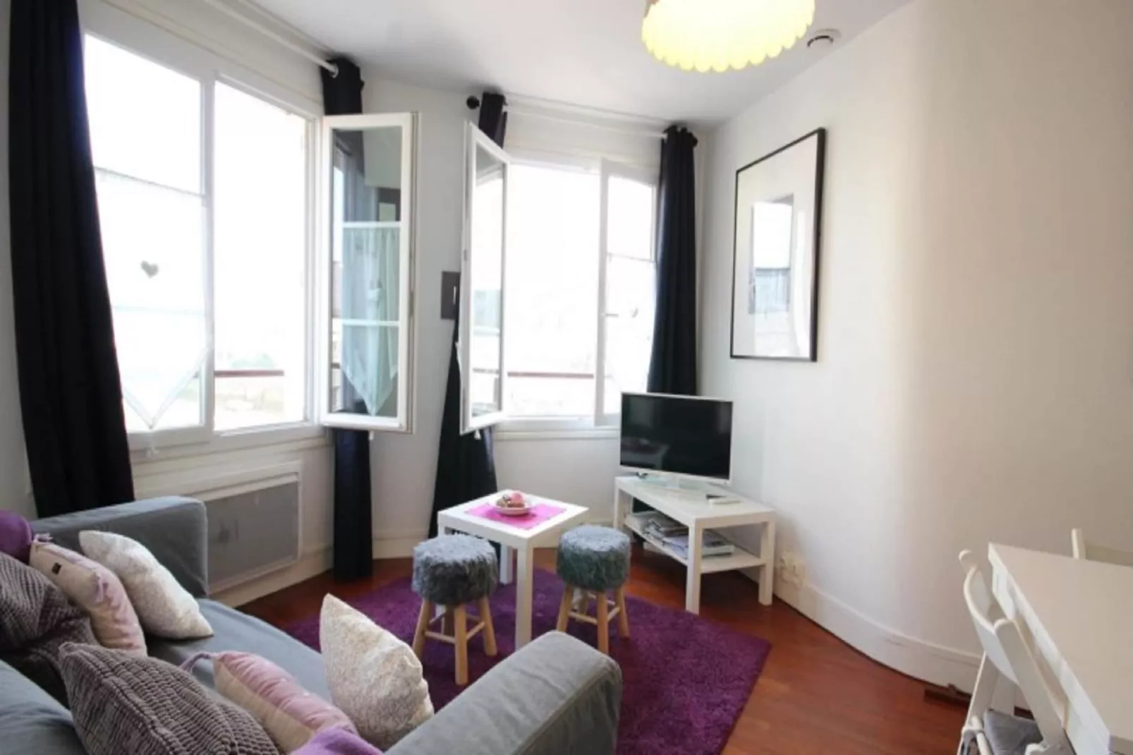 Le Pont de L'Aure-Living room