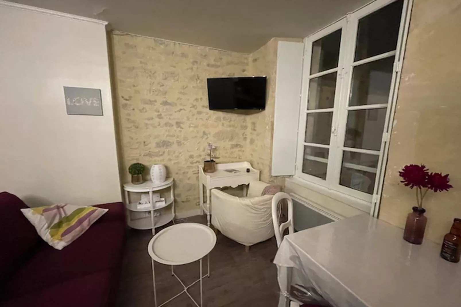Le Parvis de la Cathédrale II-Living room