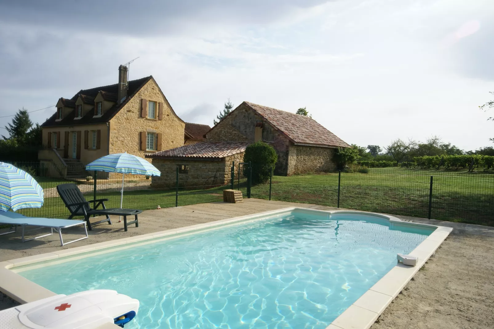 Maison de vacances Prats du Périgord  	Mas de Mouly-Extérieur été