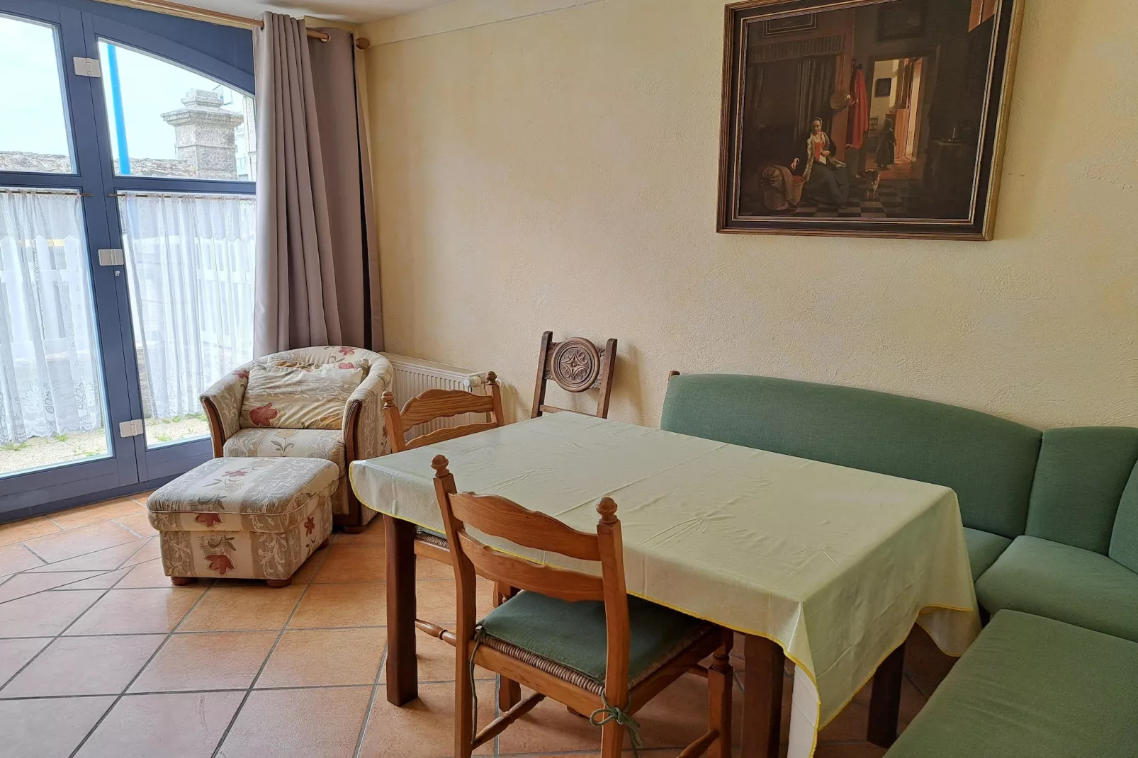 Ancienne Gendarmerie appartment A-Esszimmer