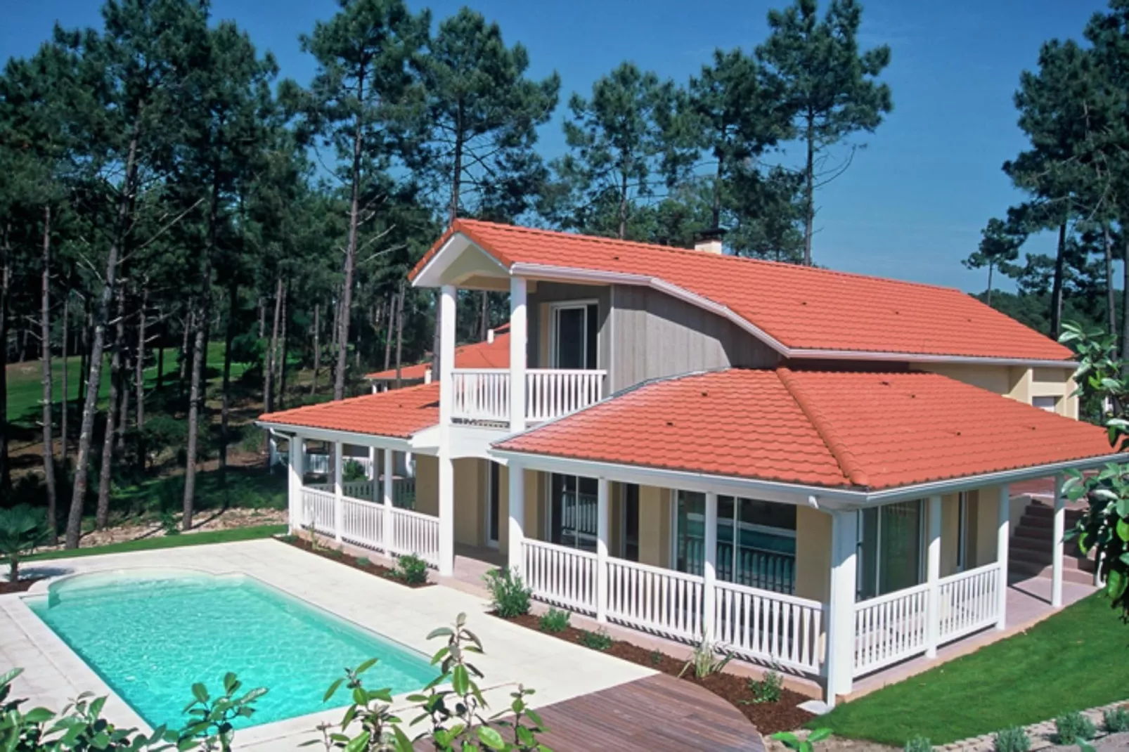 Eden Parc Golf 1-Exterior in summer