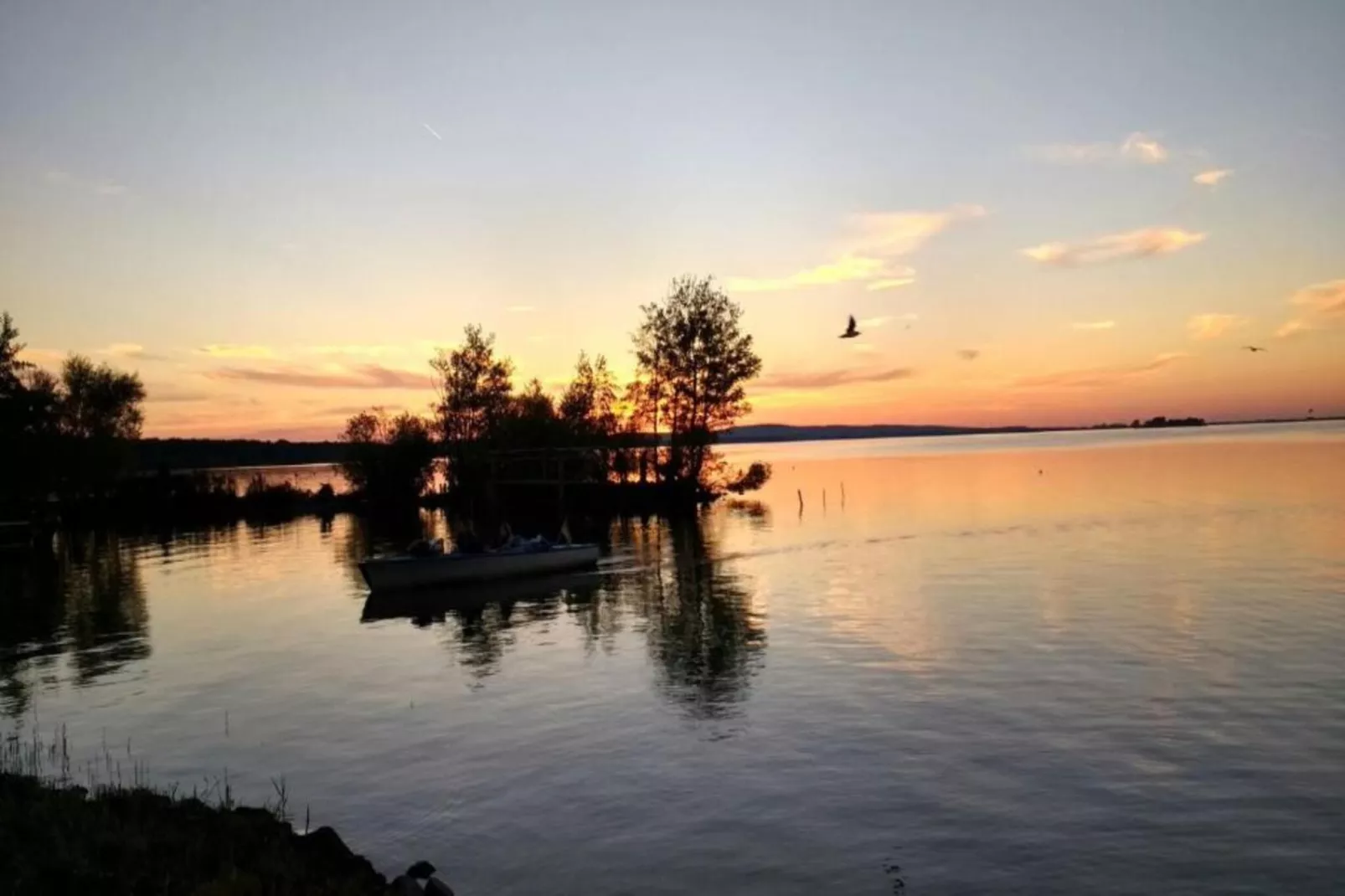 Jane Austen Lake Retreat-Areas within 20km in summer