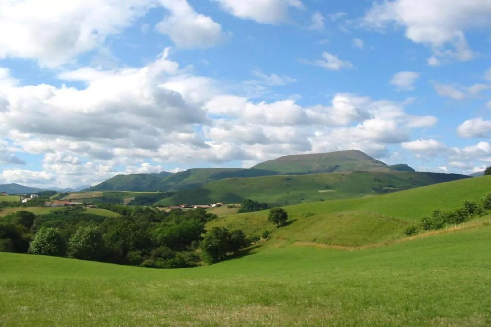 Les Collines Iduki 2-Gebiete Sommer 20 km